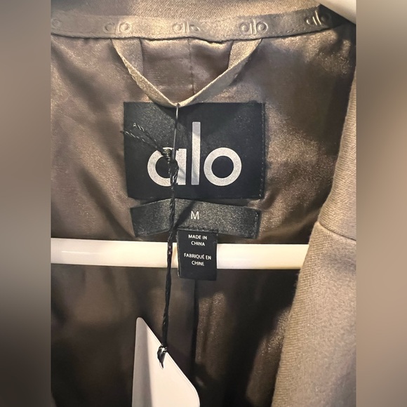 NWT Alo Yoga Formation Taupe Trench Coat Jacket Olive Tree Size Medium - Picture 5 of 10